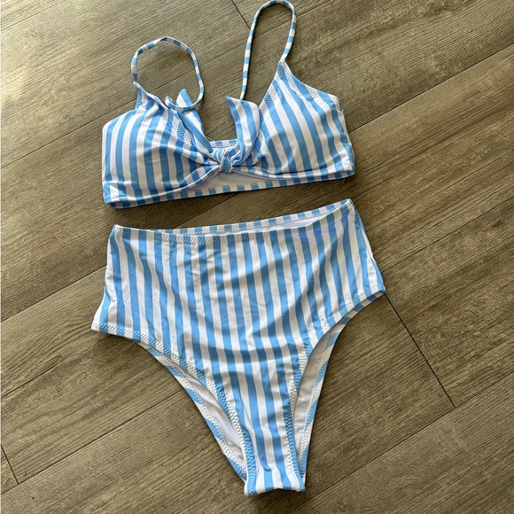 AMAZON stripped swimming set 💙 - Picture 5 of 9